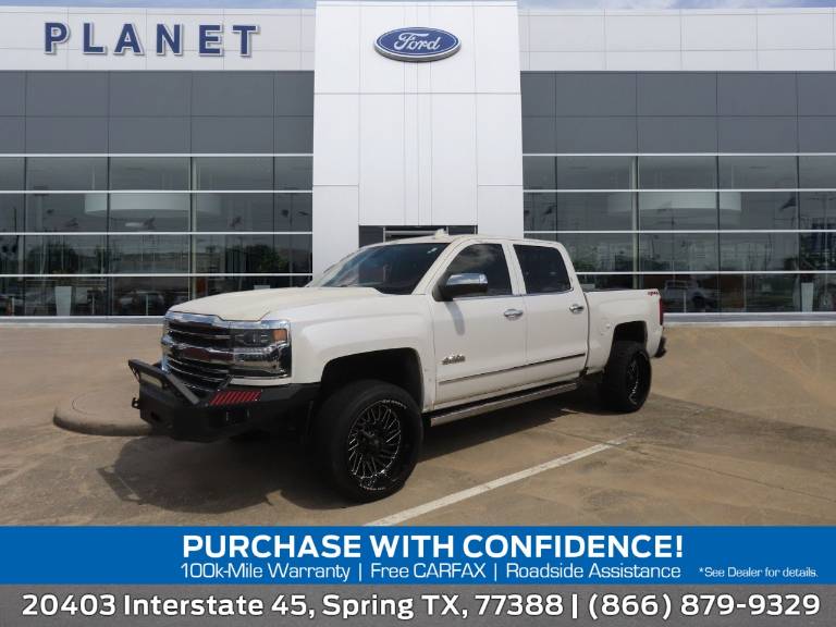 2017 Chevrolet Silverado 1500 4WD Crew Cab 143.5 High Country