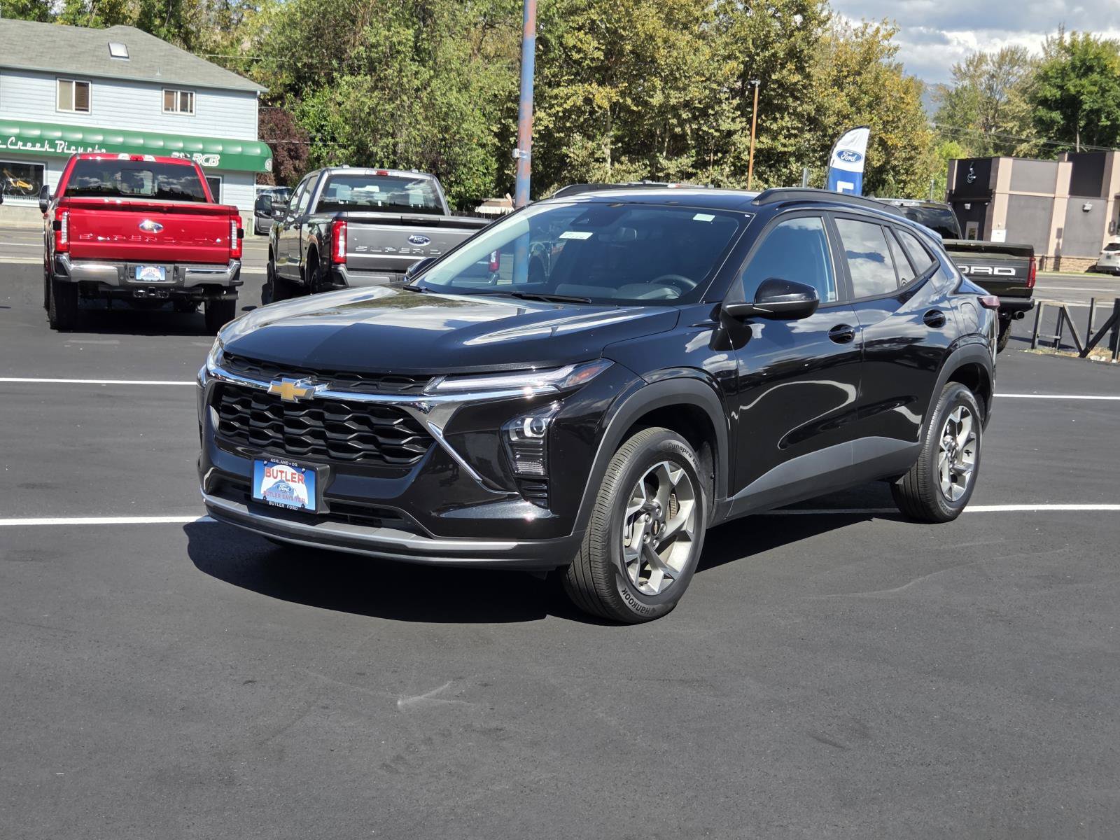 Used 2025 Chevrolet Trax LT