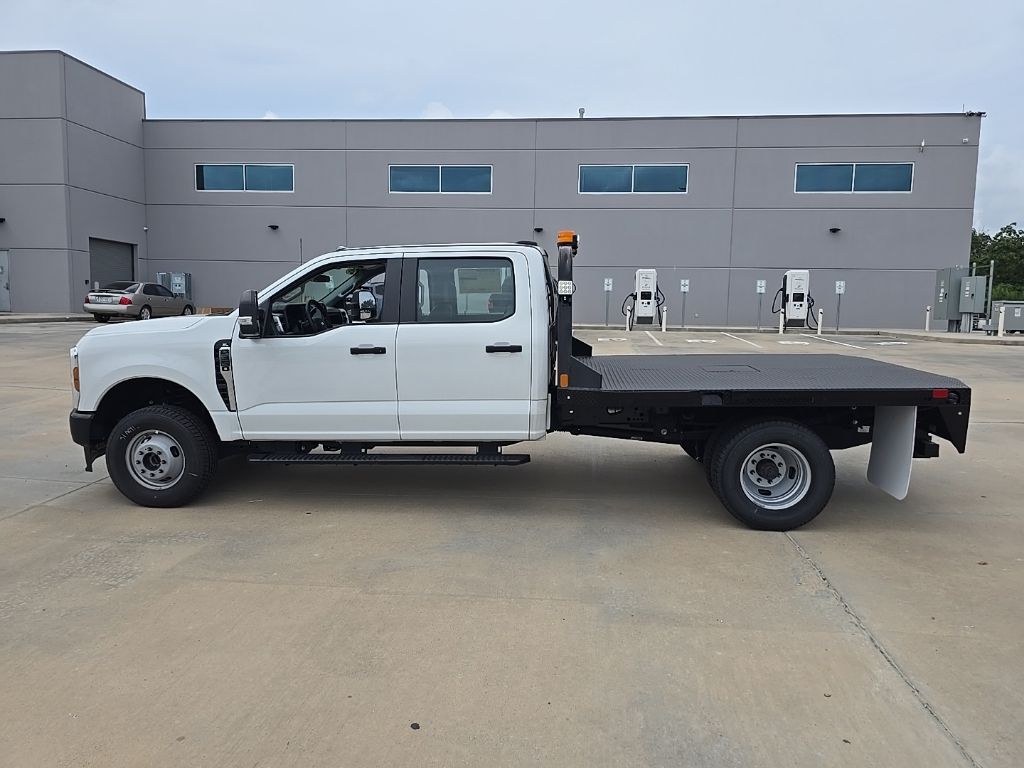 2025 Ford F-350 Super Duty Chassis Cab XL - Photo 8
