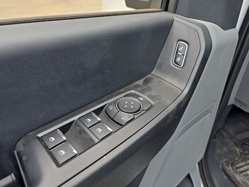 2025 Ford F-350 Super Duty Chassis Cab XL - Photo 19