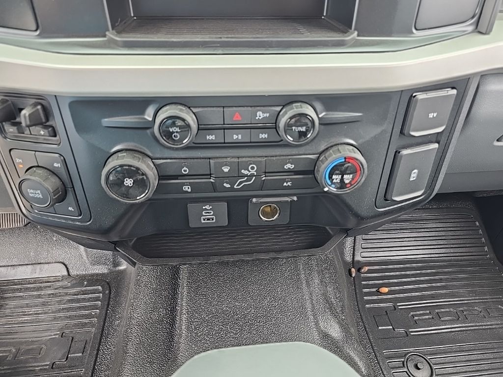 2025 Ford F-350 Super Duty Chassis Cab XL - Photo 22