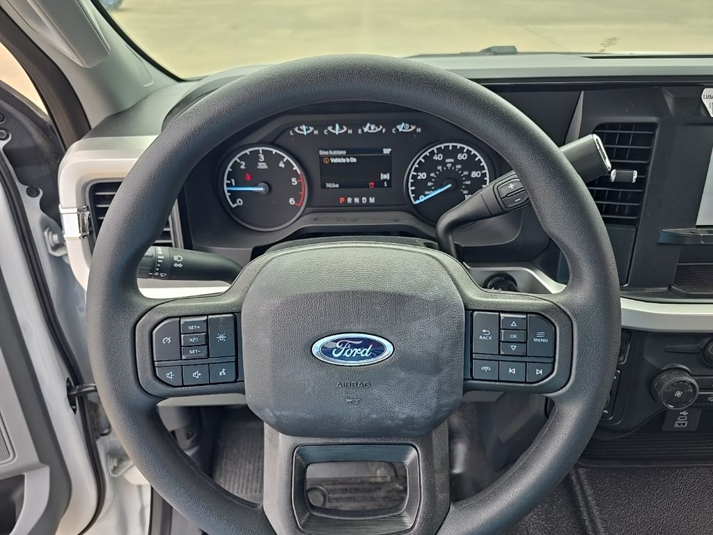 2025 Ford F-350 Super Duty Chassis Cab XL - Photo 25