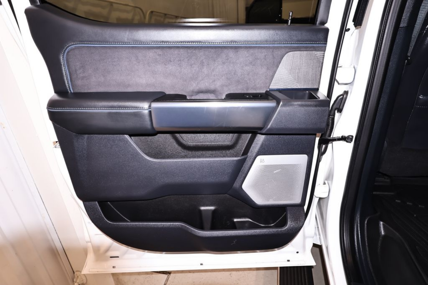 2025 Ford F-450 Super Duty Platinum - Photo 12