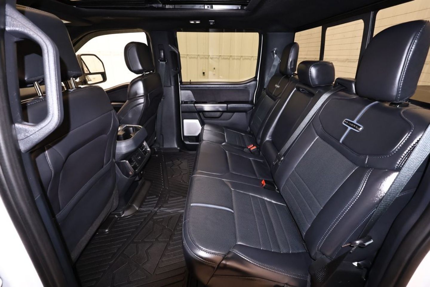 2025 Ford F-450 Super Duty Platinum - Photo 13