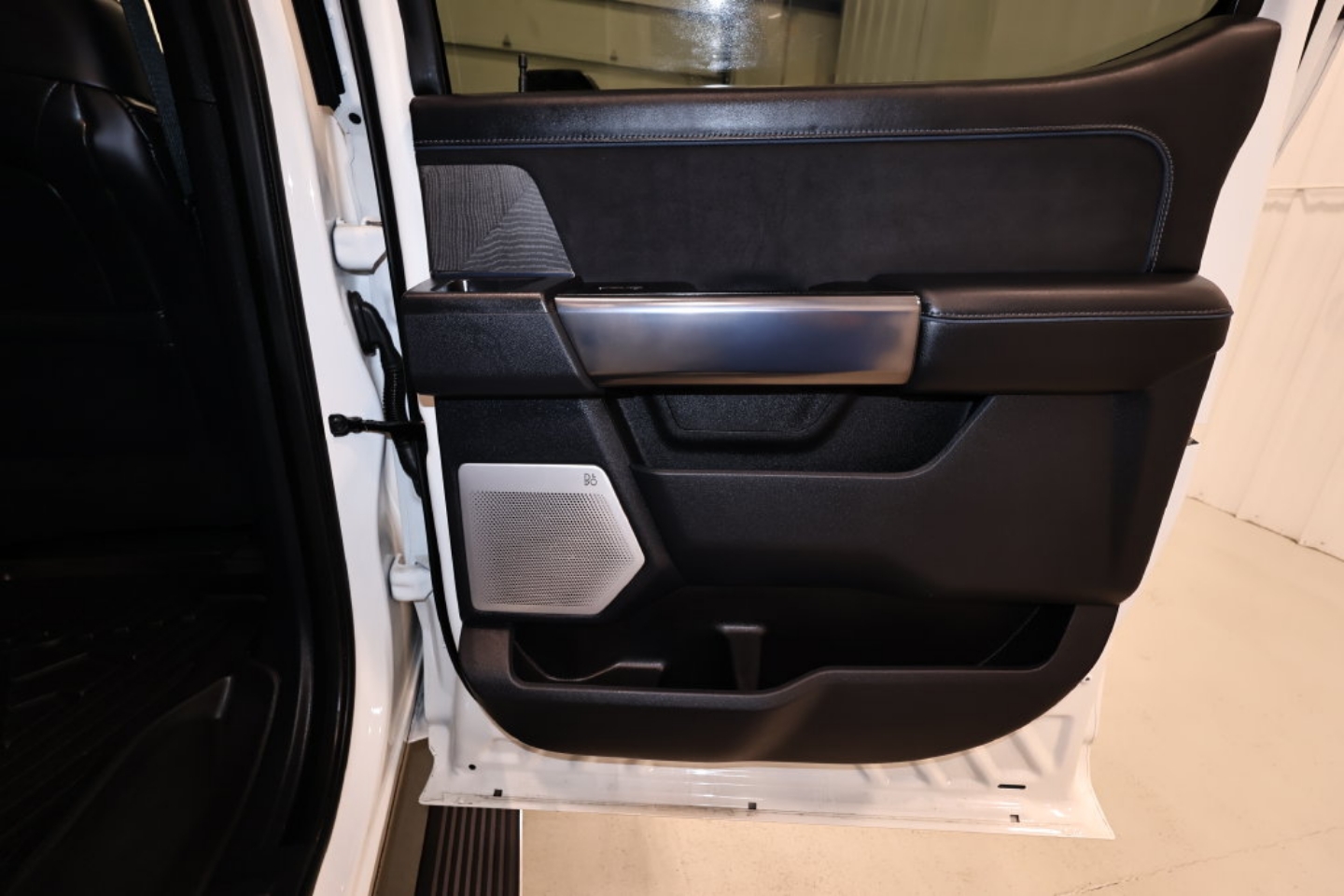 2025 Ford F-450 Super Duty Platinum - Photo 15