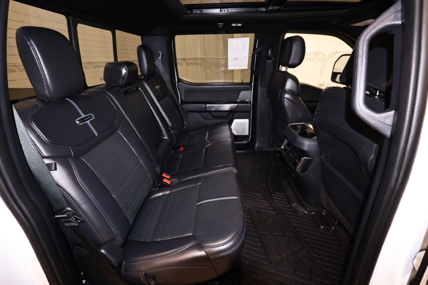 2025 Ford F-450 Super Duty Platinum - Photo 16