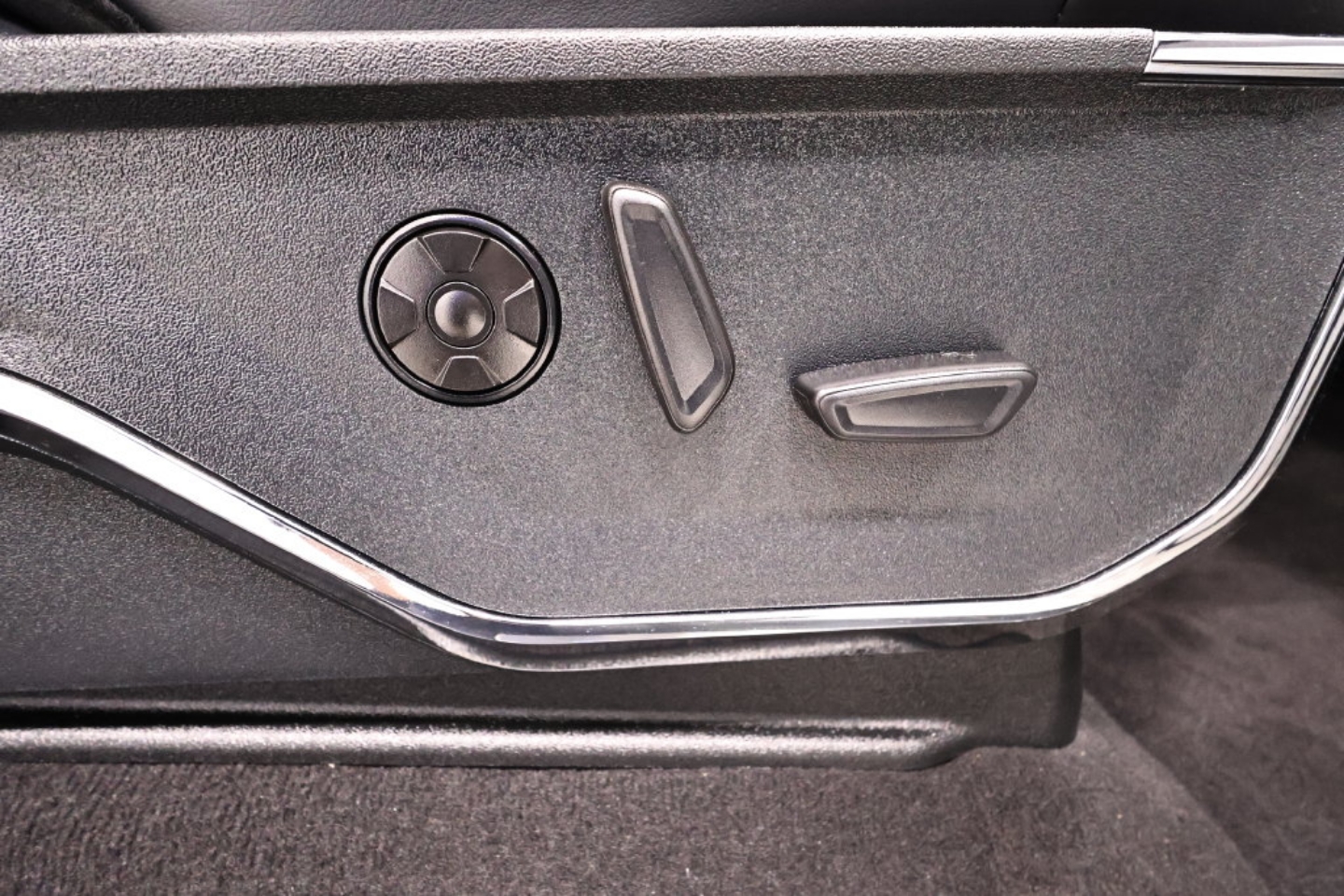 2025 Ford F-450 Super Duty Platinum - Photo 19