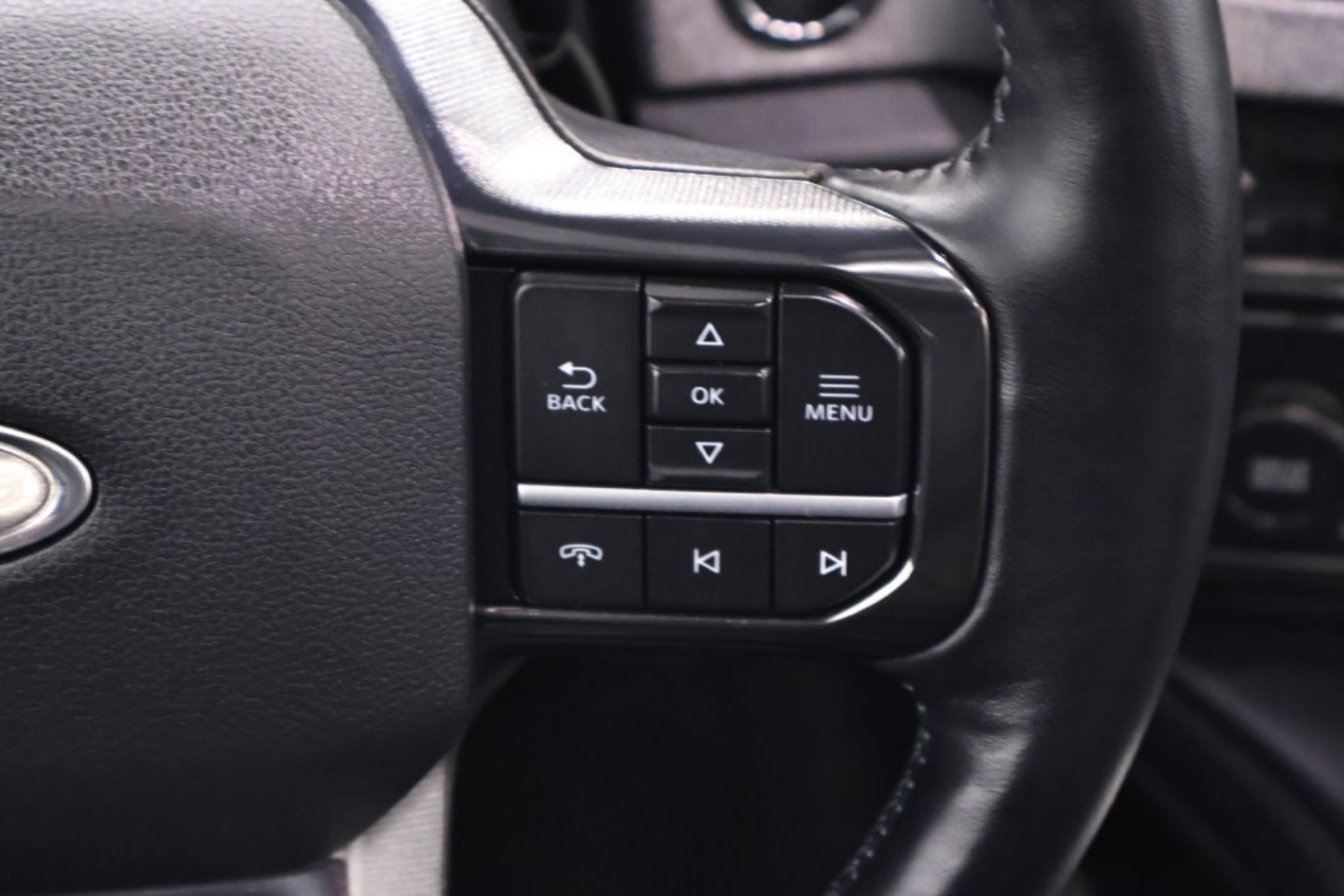 2025 Ford F-450 Super Duty Platinum - Photo 23