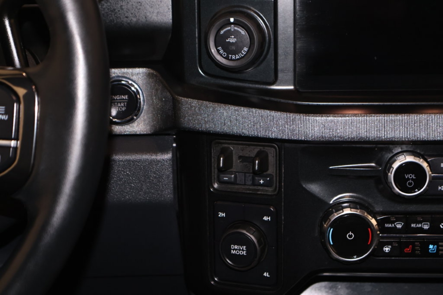2025 Ford F-450 Super Duty Platinum - Photo 24
