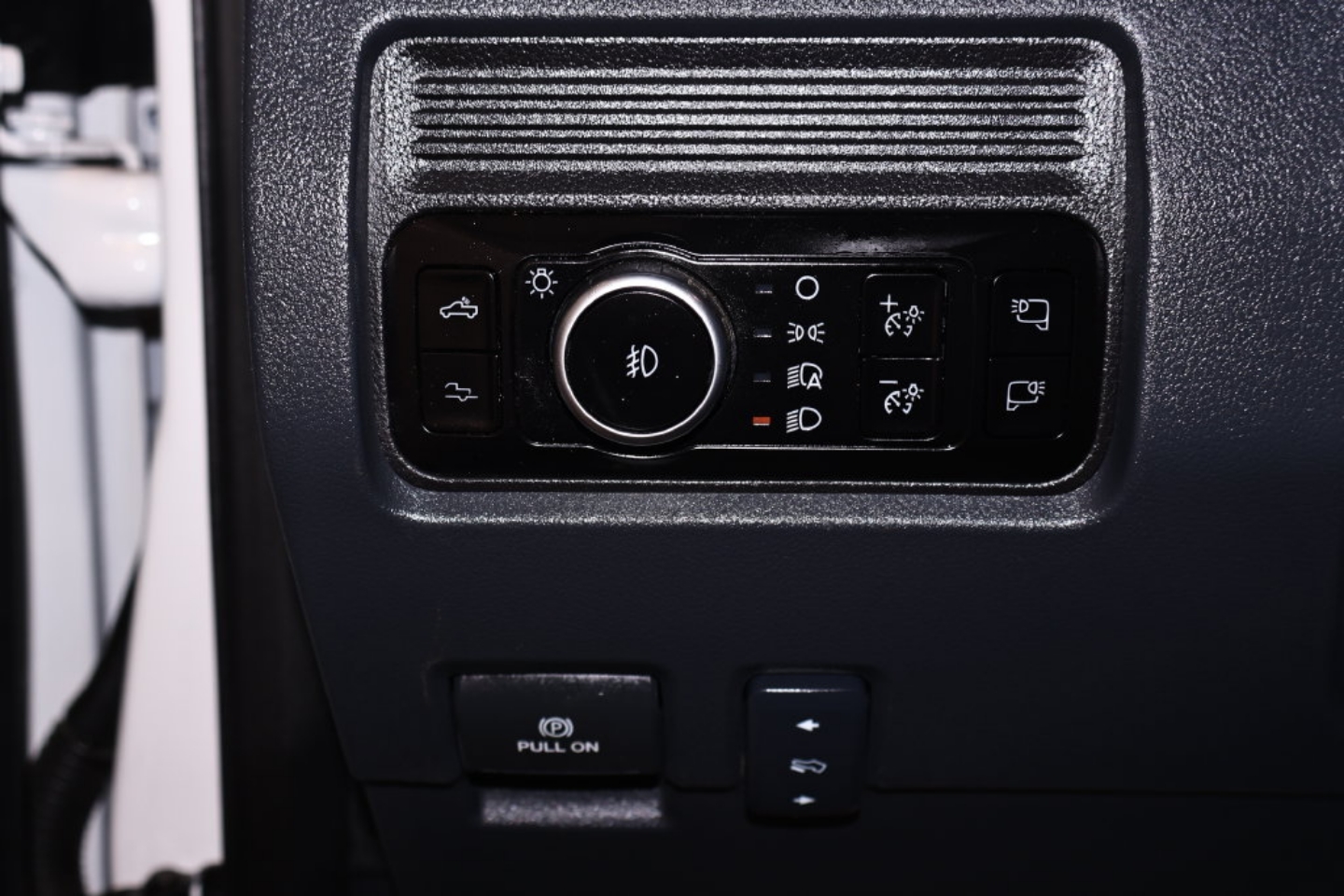 2025 Ford F-450 Super Duty Platinum - Photo 25