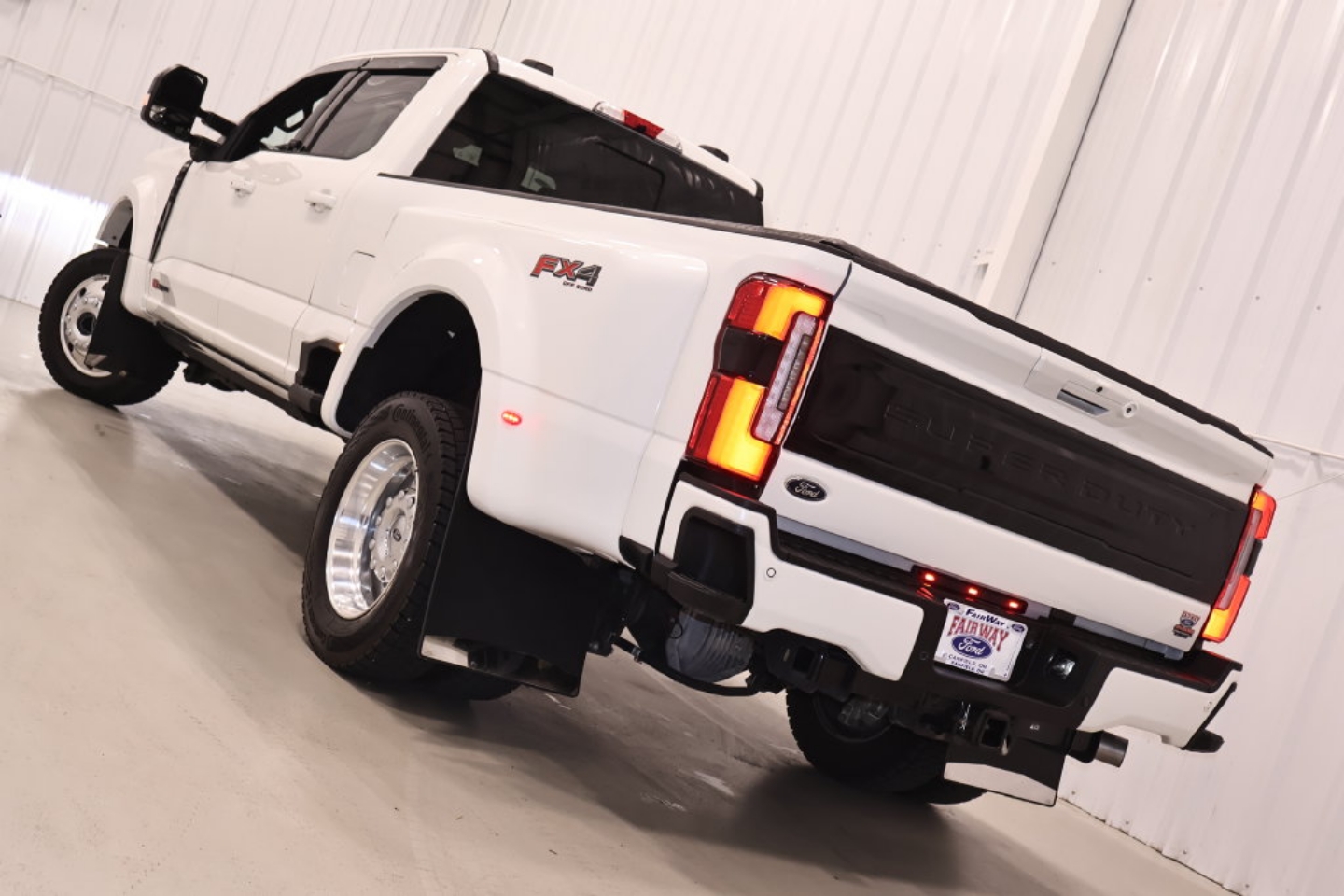 2025 Ford F-450 Super Duty Platinum - Photo 46