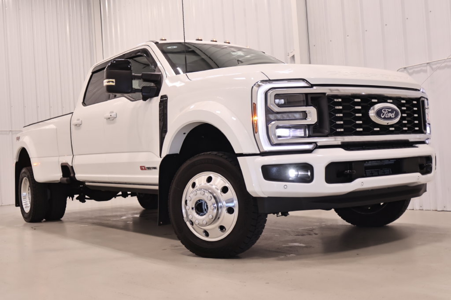 2025 Ford F-450 Super Duty Platinum - Photo 49