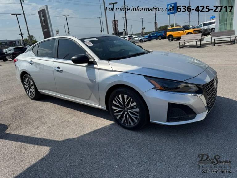 2025 Nissan Altima SV