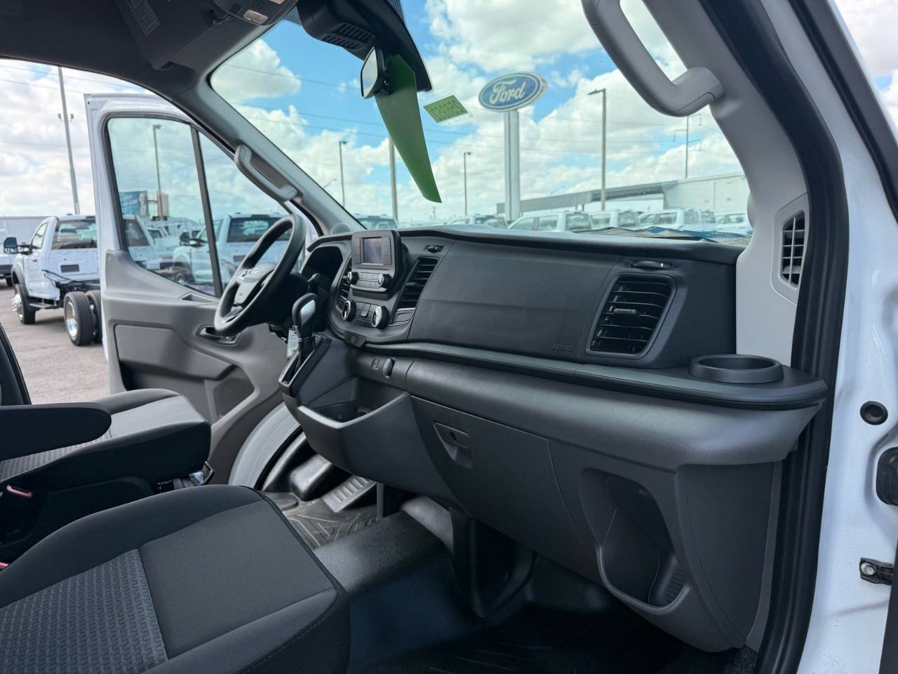 2025 Ford Transit Passenger Van XL - Photo 17