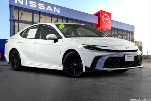 2025 Toyota Camry SE