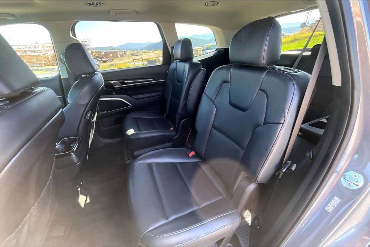 2025 Kia Telluride S - Photo 26