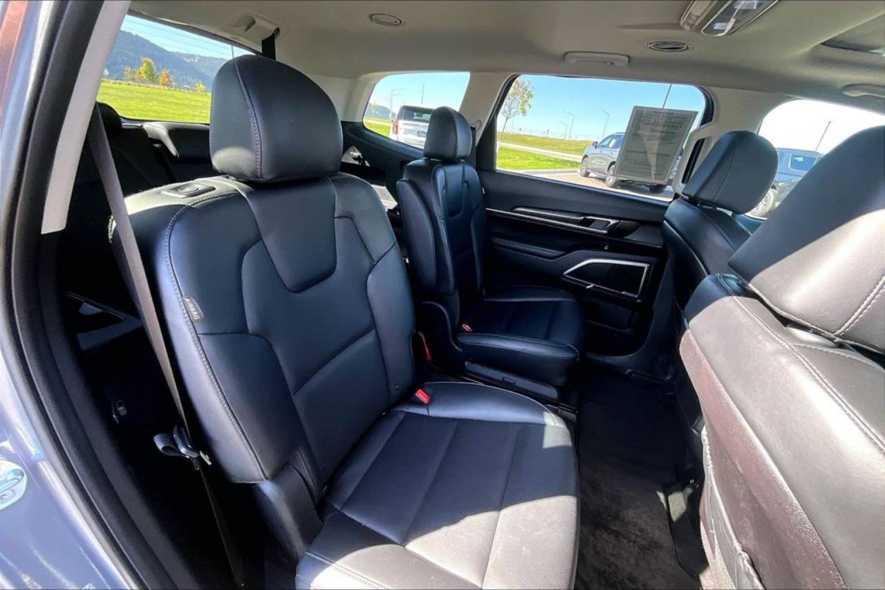 2025 Kia Telluride S - Photo 27