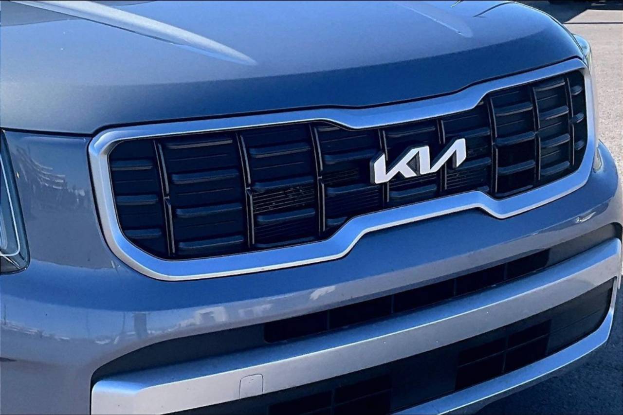 2025 Kia Telluride S - Photo 29