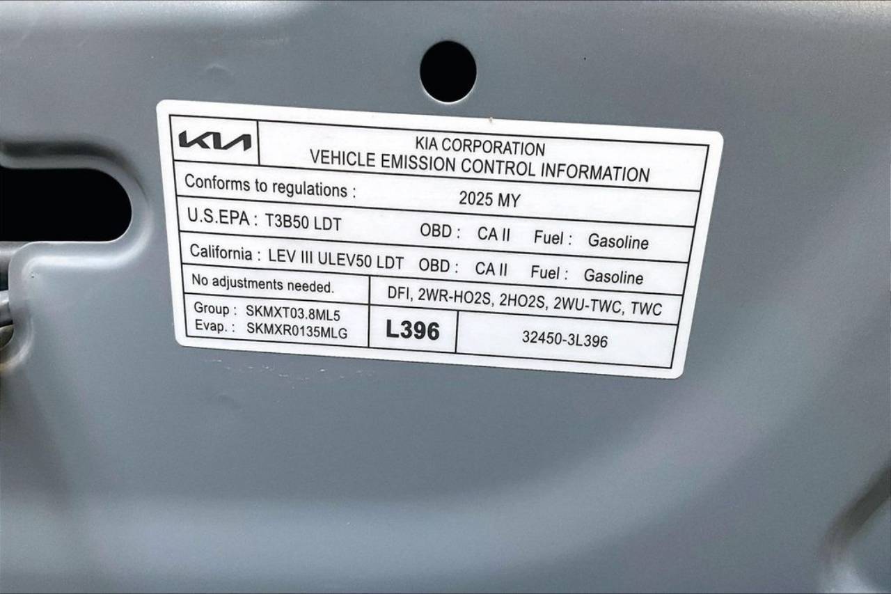2025 Kia Telluride S - Photo 35