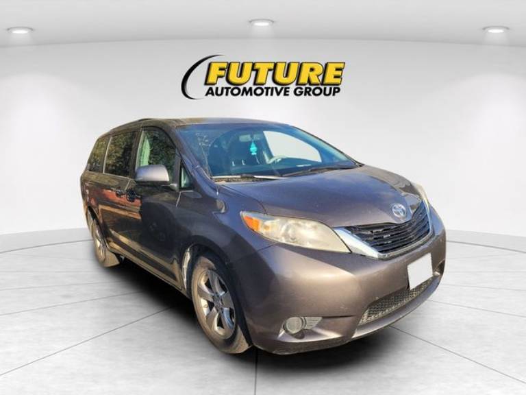 2013 Toyota Sienna LE Mobility Auto Access