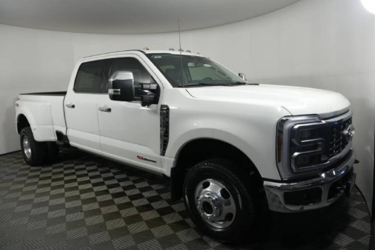 2026 Ford Super Duty F-350 DRW LARIAT
