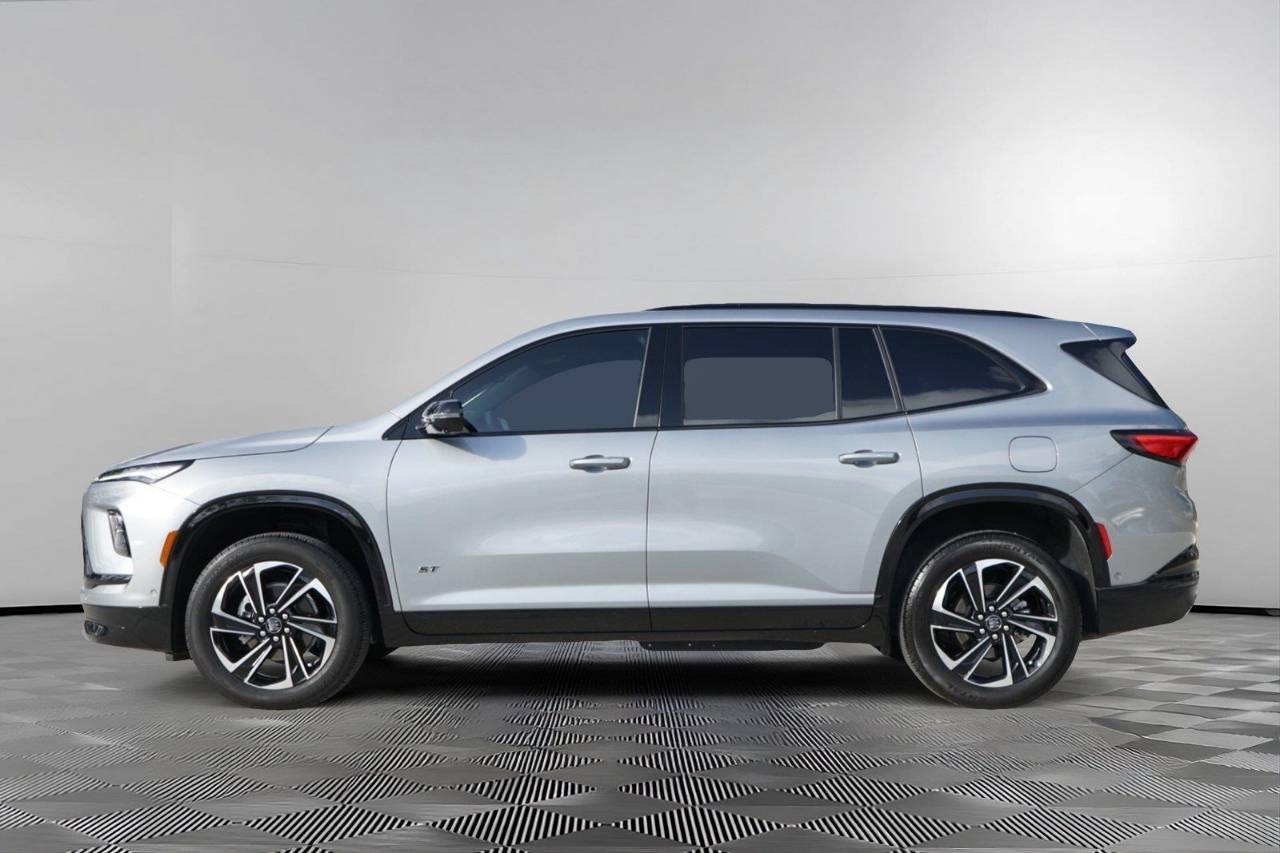 Certified Used 2025 Buick Enclave Sport Touring, photo 7