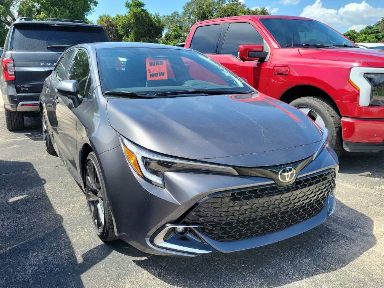2025 Toyota Corolla Hatchback XSE