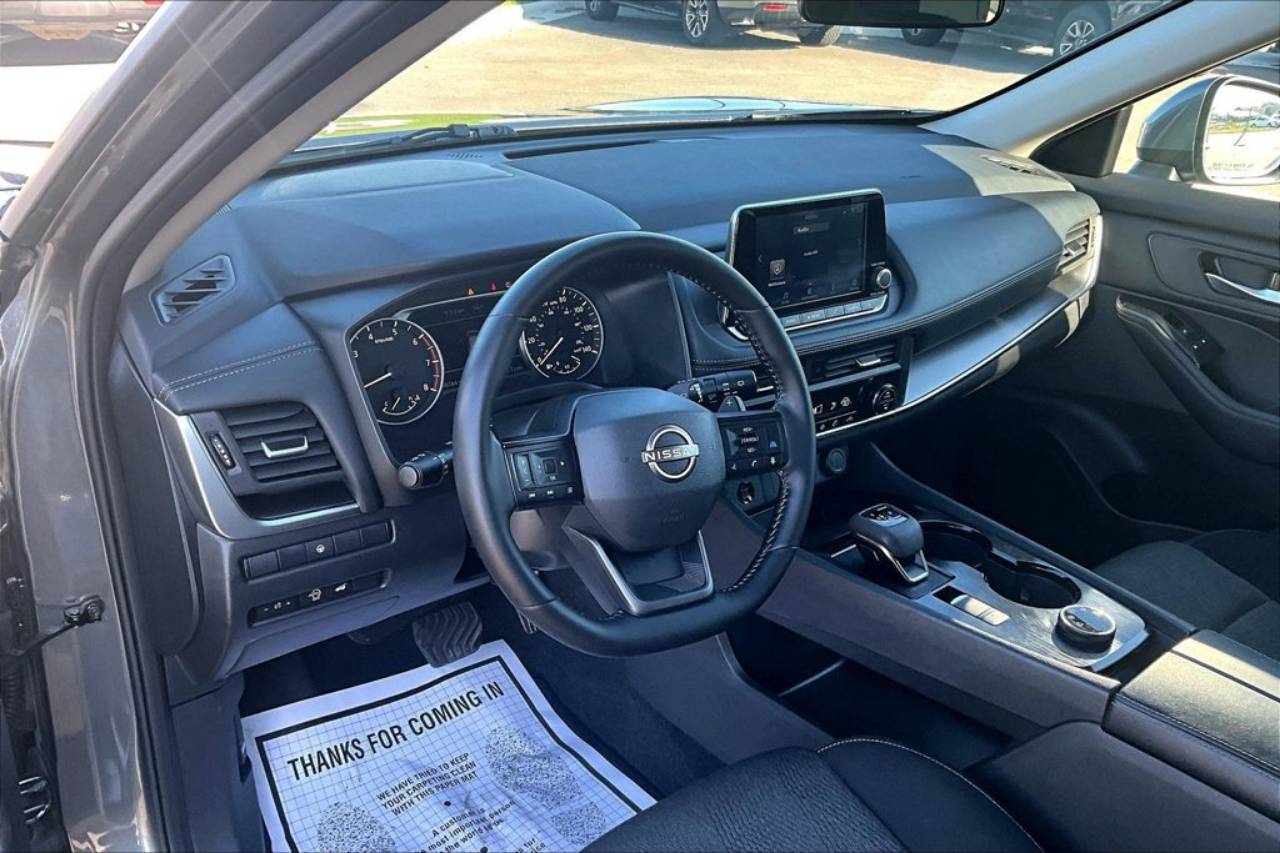 2026 Nissan Rogue SV - Photo 14