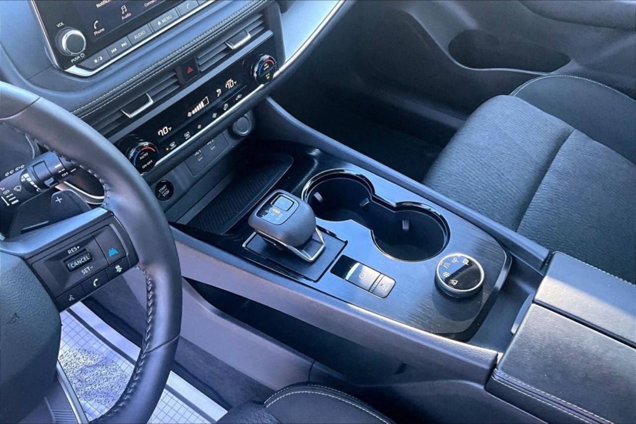 2026 Nissan Rogue SV - Photo 15