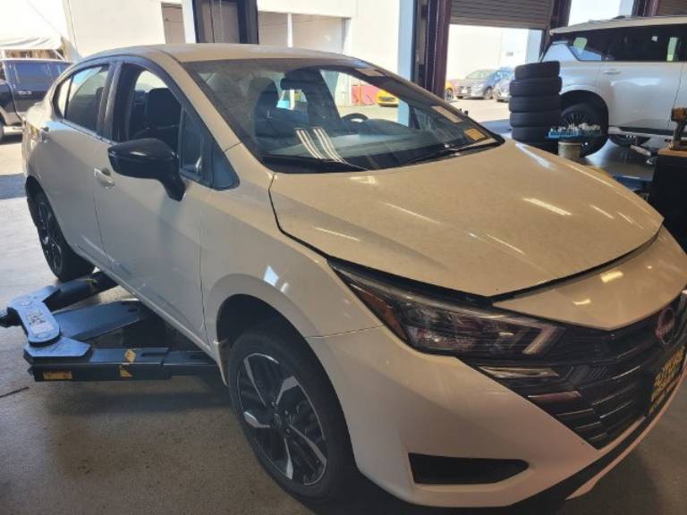 2024 Nissan Versa 1.6 SR