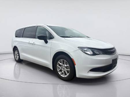 2024 Chrysler Voyager LX