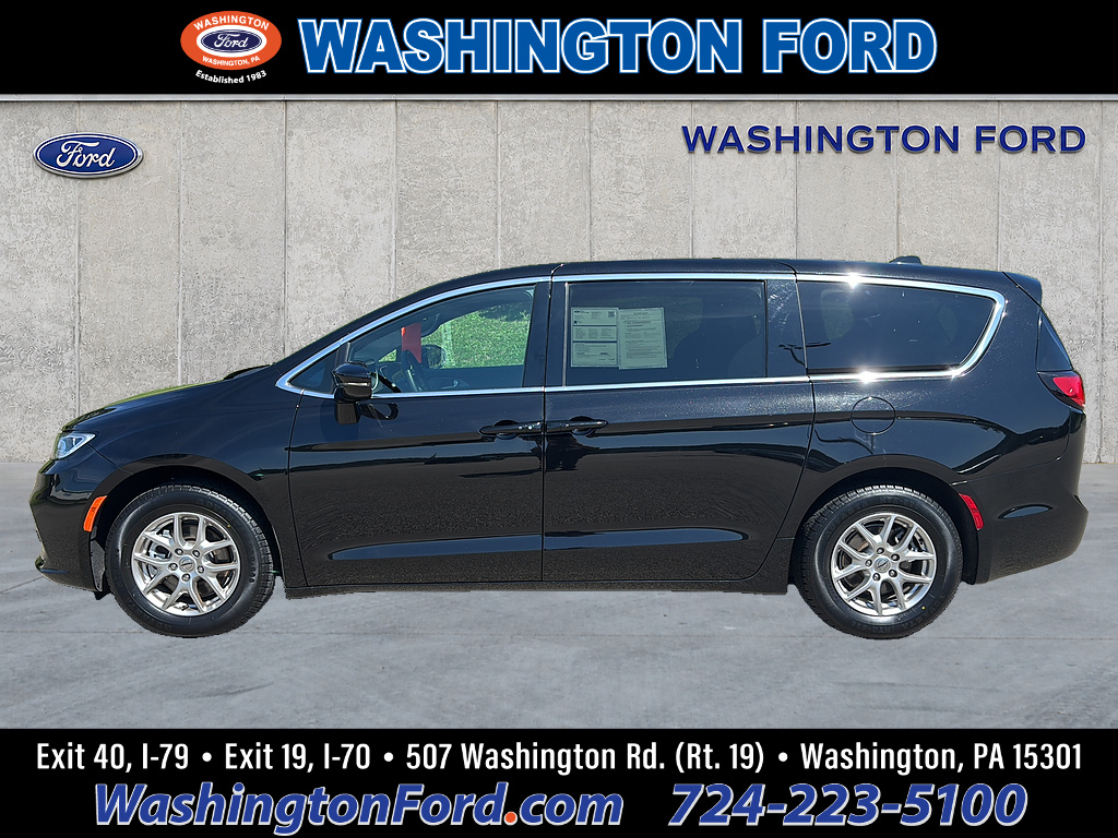 2025 Chrysler Pacifica Select
