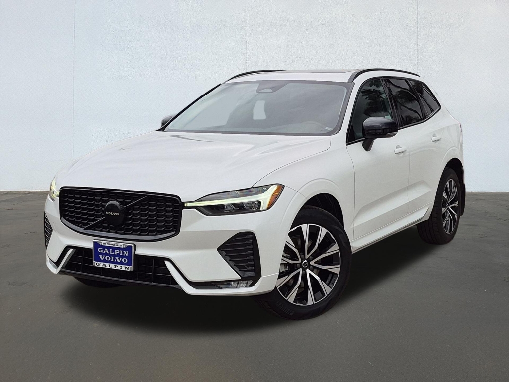2024 Volvo XC60 B5 Core Dark Theme