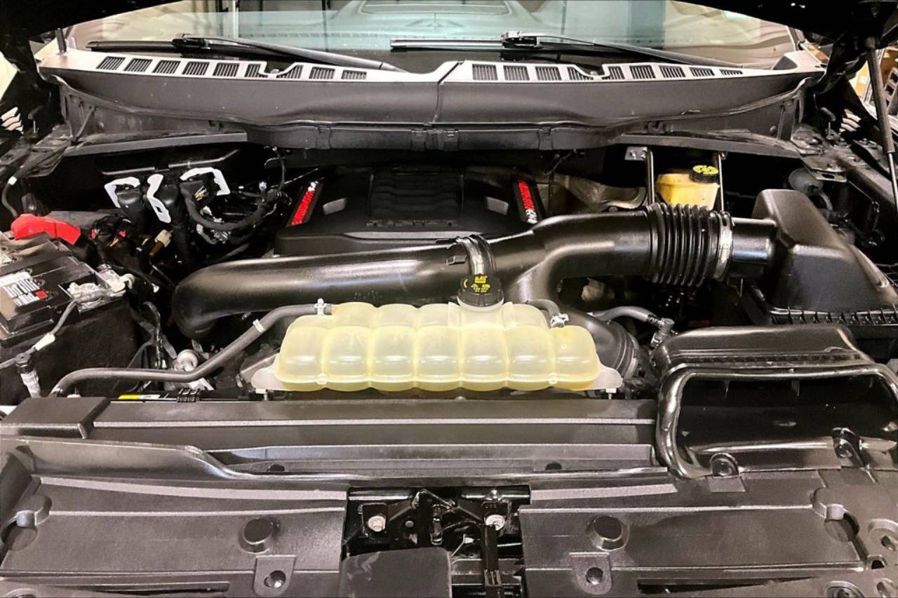2021 Ford F-150 Raptor - Photo 10