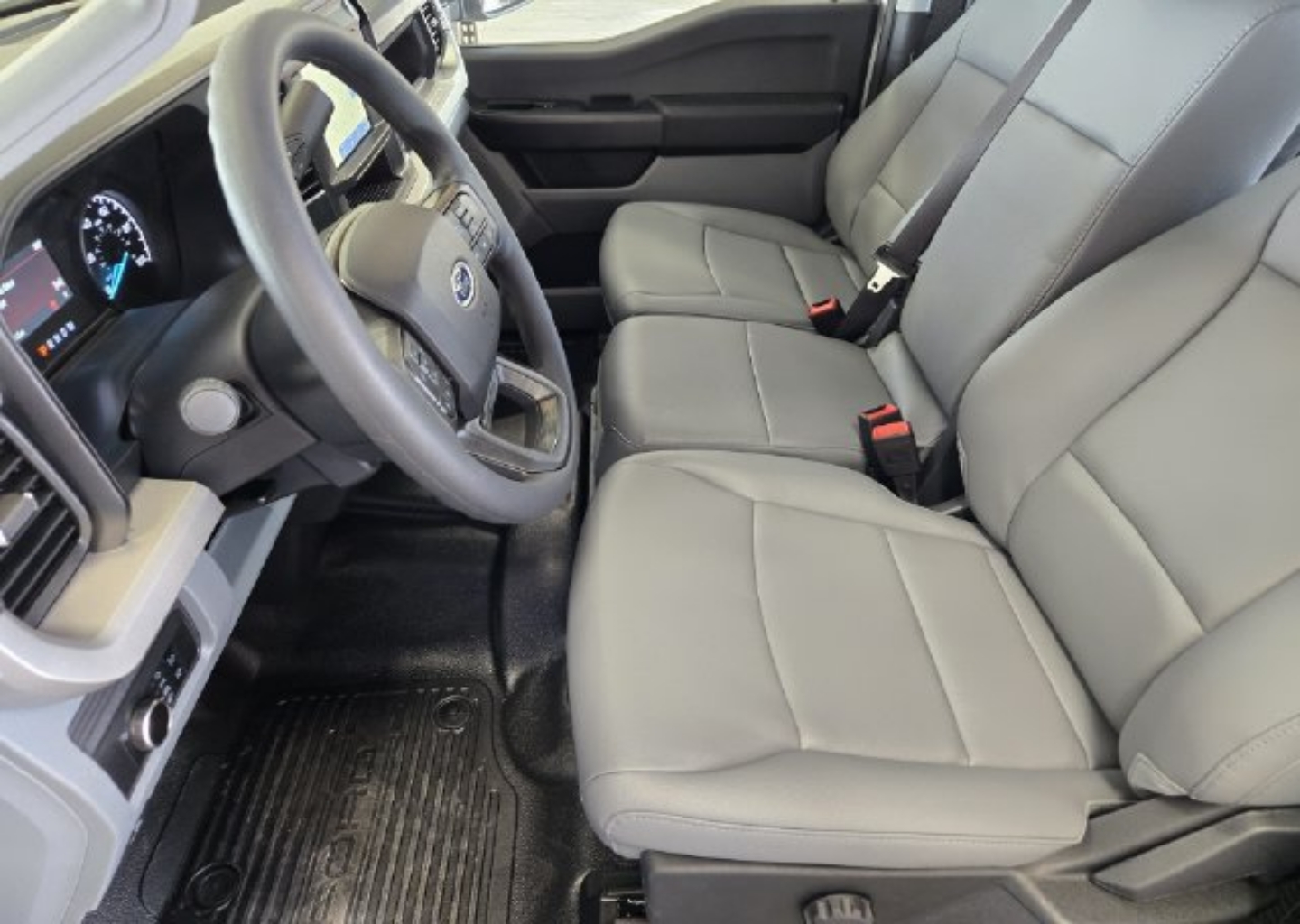 2026 Ford F-550 Super Duty Chassis Cab XL - Photo 9