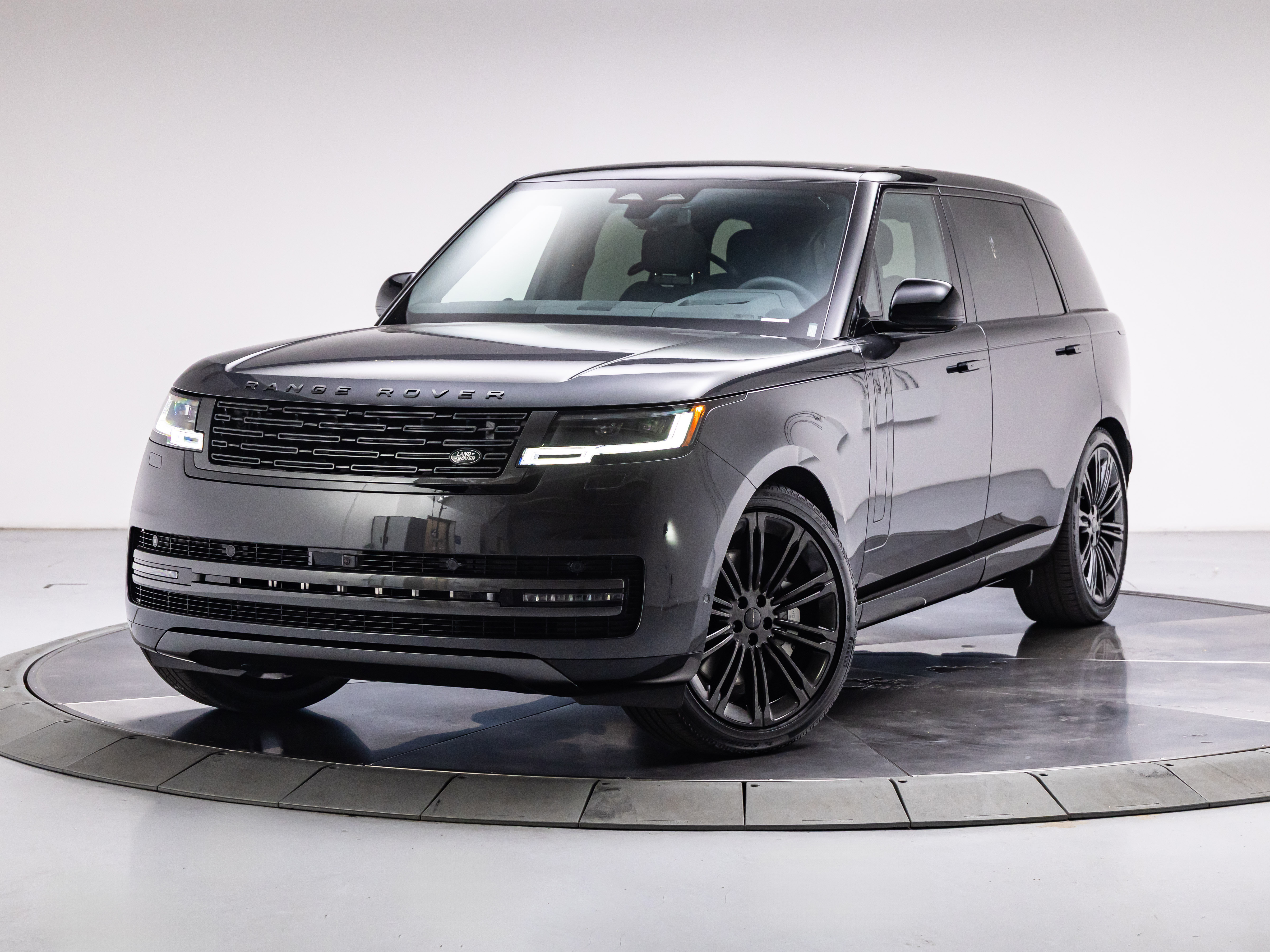 New 2026 Land Rover Range Rover P530 SE 7 Seat