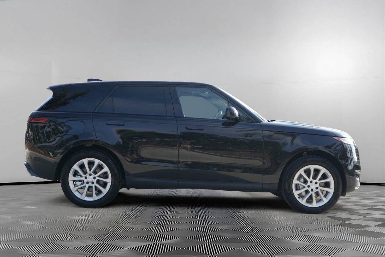 Used 2025 Land Rover Range Rover Sport SE, photo 4