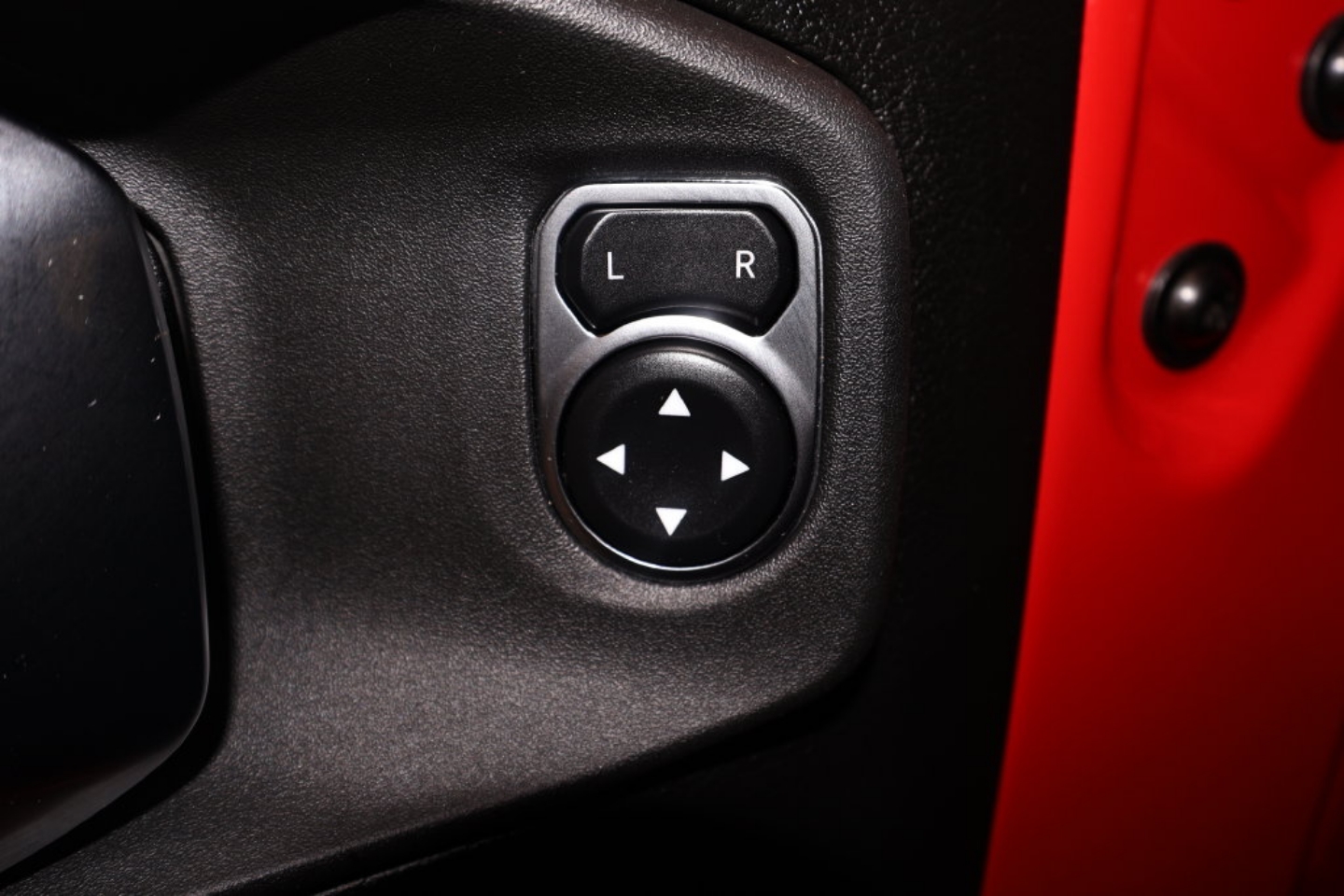 2025 Jeep Wrangler 4-Door Willys - Photo 11