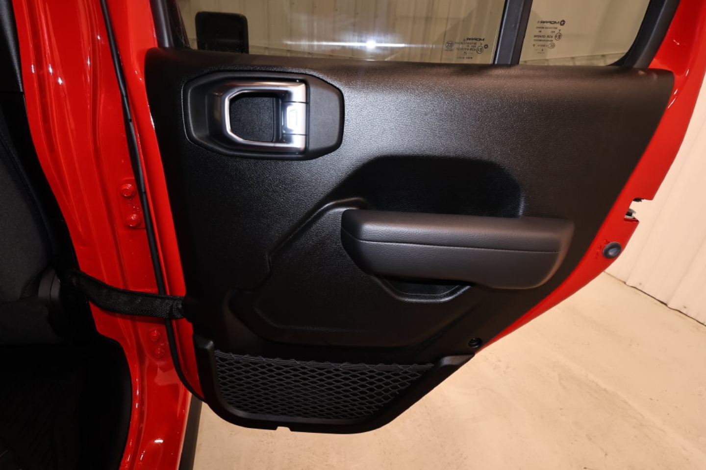 2025 Jeep Wrangler 4-Door Willys - Photo 16