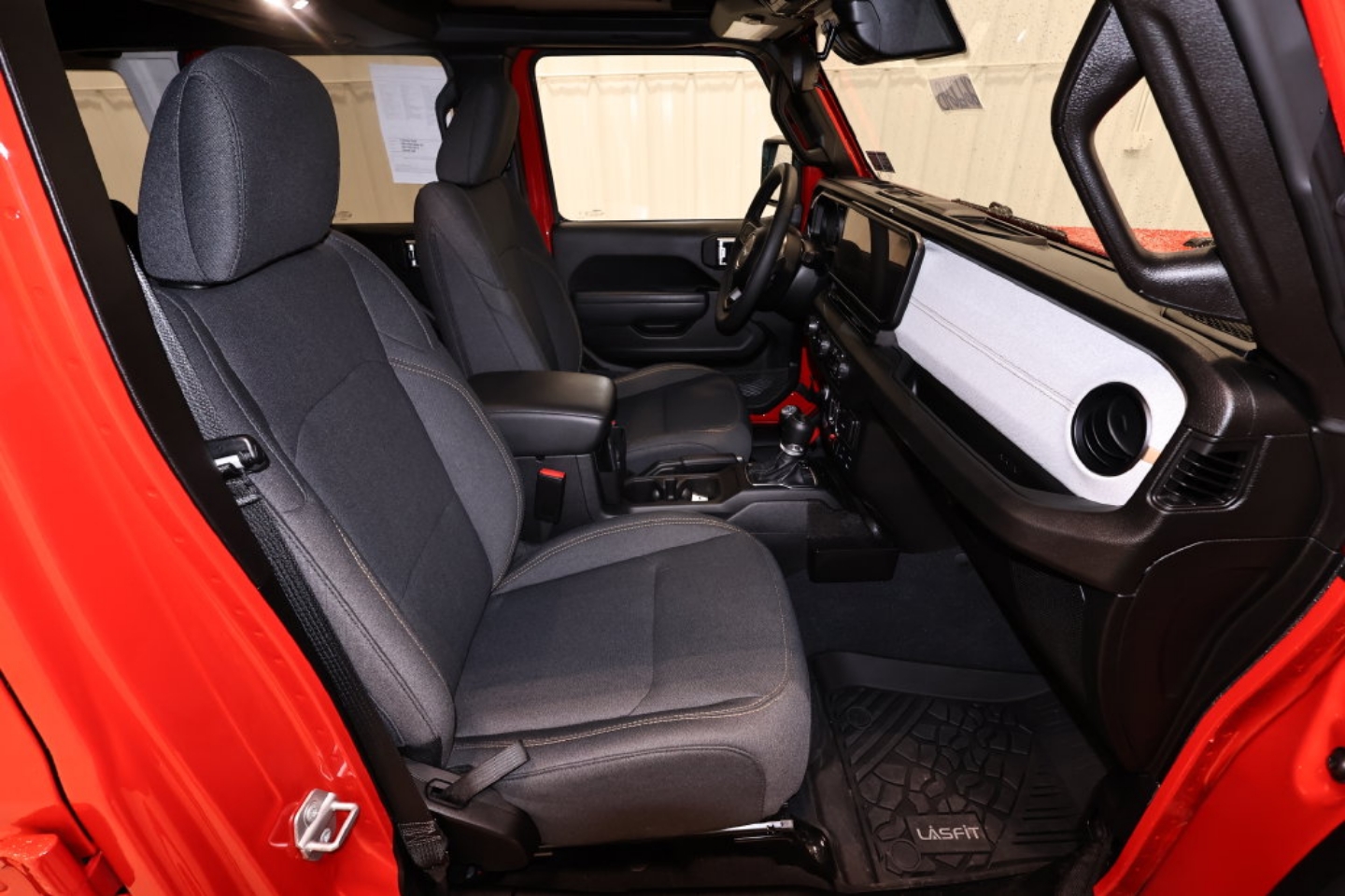 2025 Jeep Wrangler 4-Door Willys - Photo 19