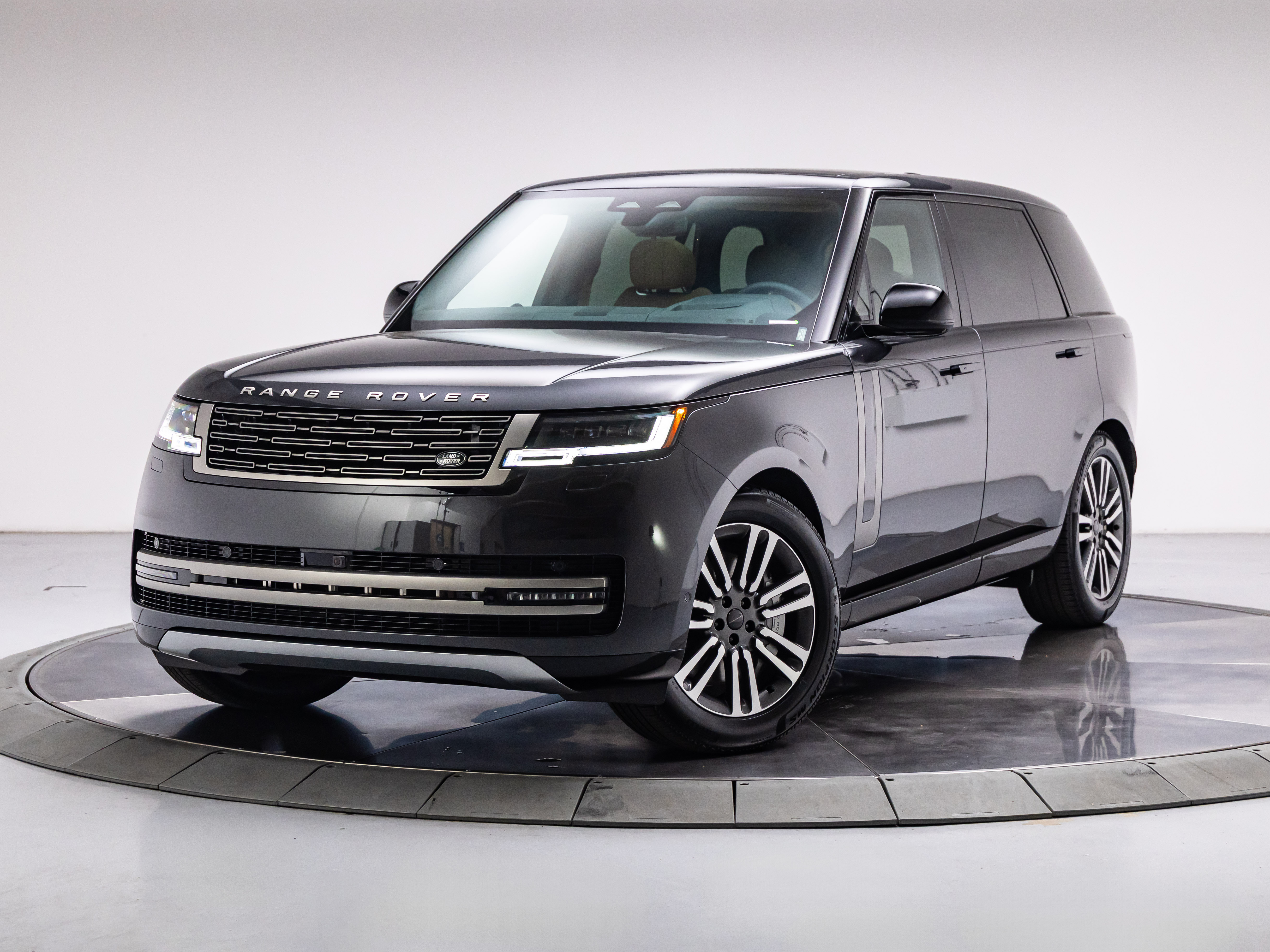 New 2026 Land Rover Range Rover P530 SE 7 Seat