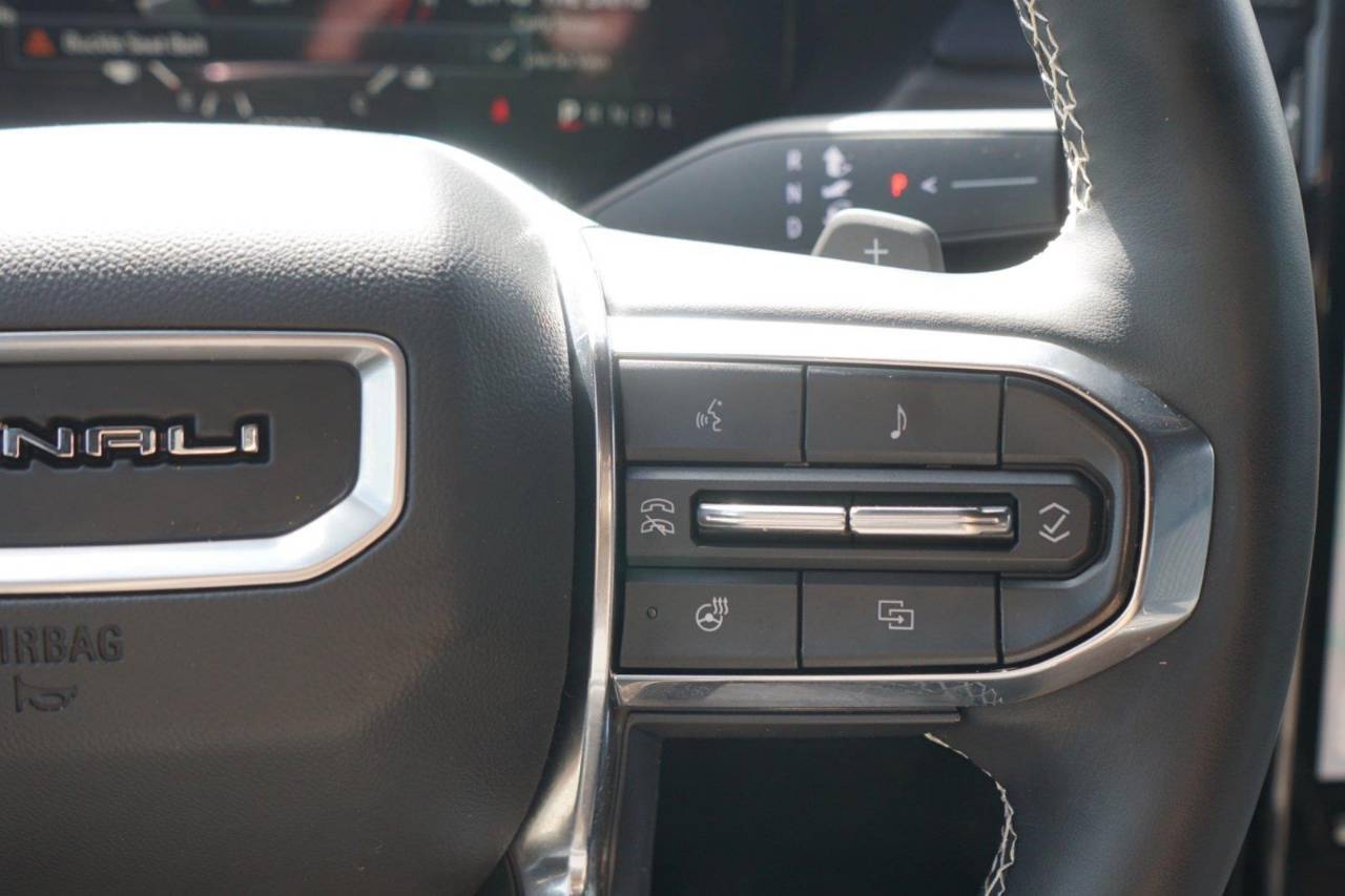Certified Used 2025 GMC Acadia FWD Denali, photo 15