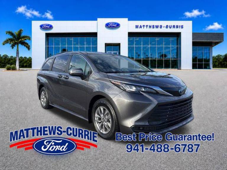 2025 Toyota Sienna LE