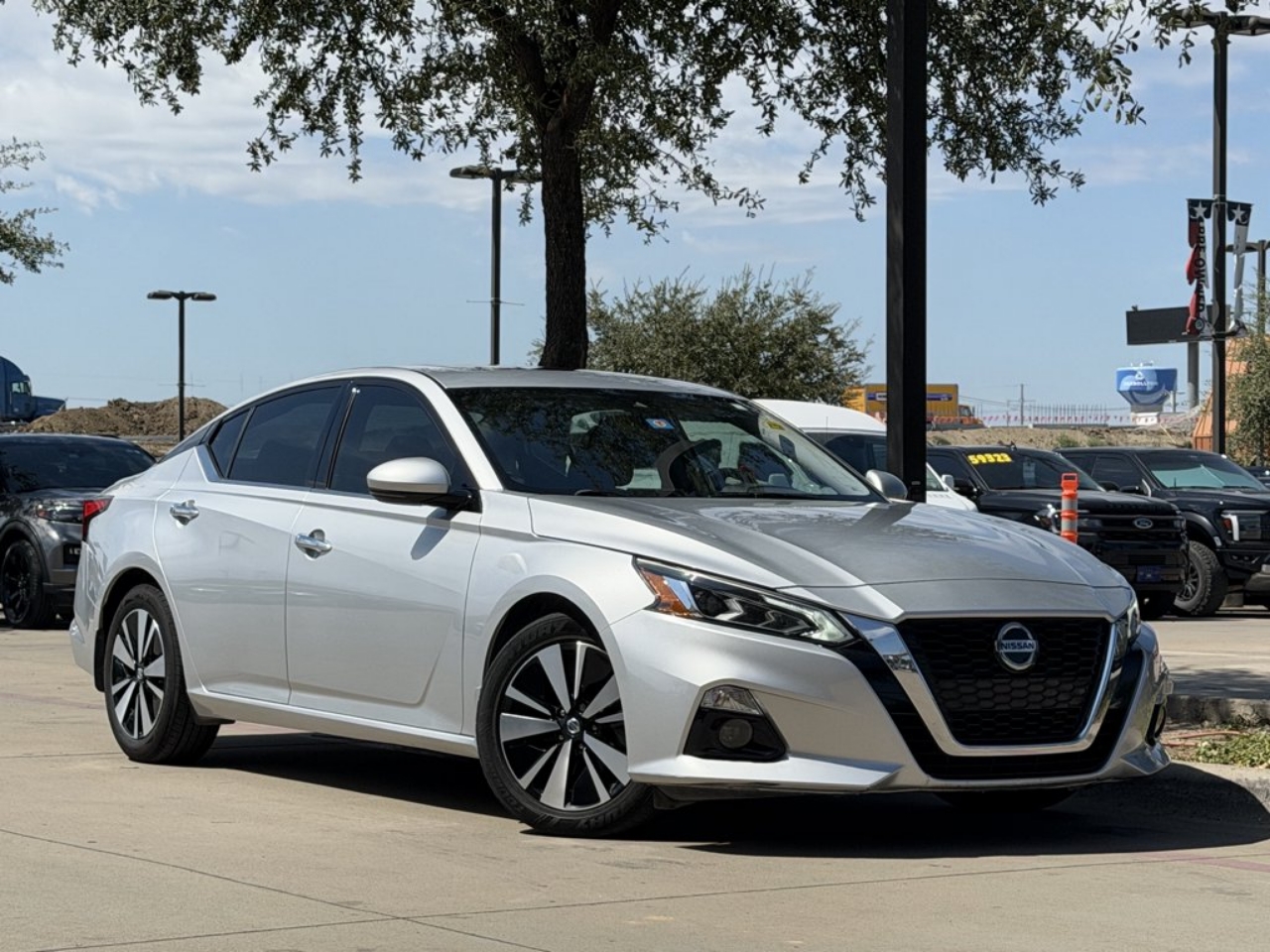 Used 2019 Nissan Altima SV with VIN 1N4BL4DV2KC140457 for sale in Carrollton, TX