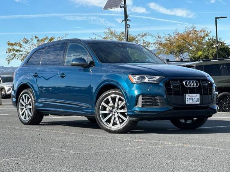 2022 Audi Q7 45 Premium Plus