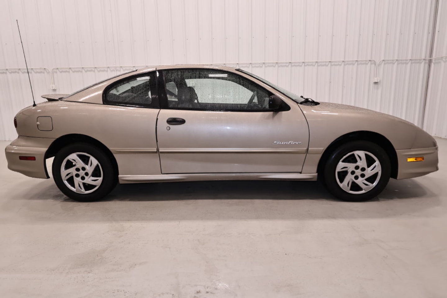 Used 2002 Pontiac Sunfire SE with VIN 1G2JB124827334621 for sale in Canfield, OH