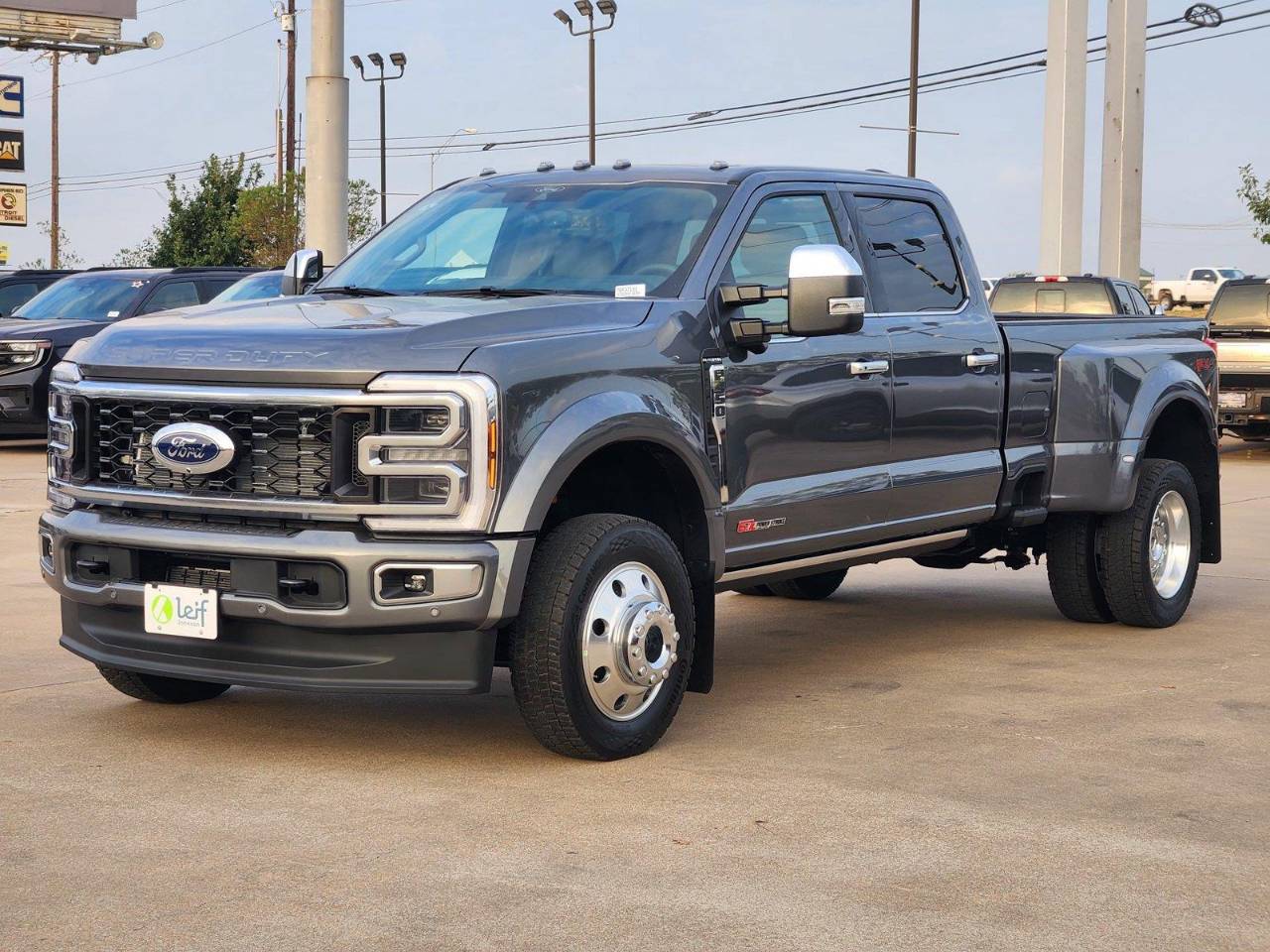 New 2026 Ford Super Duty F-450 DRW Platinum, photo 2