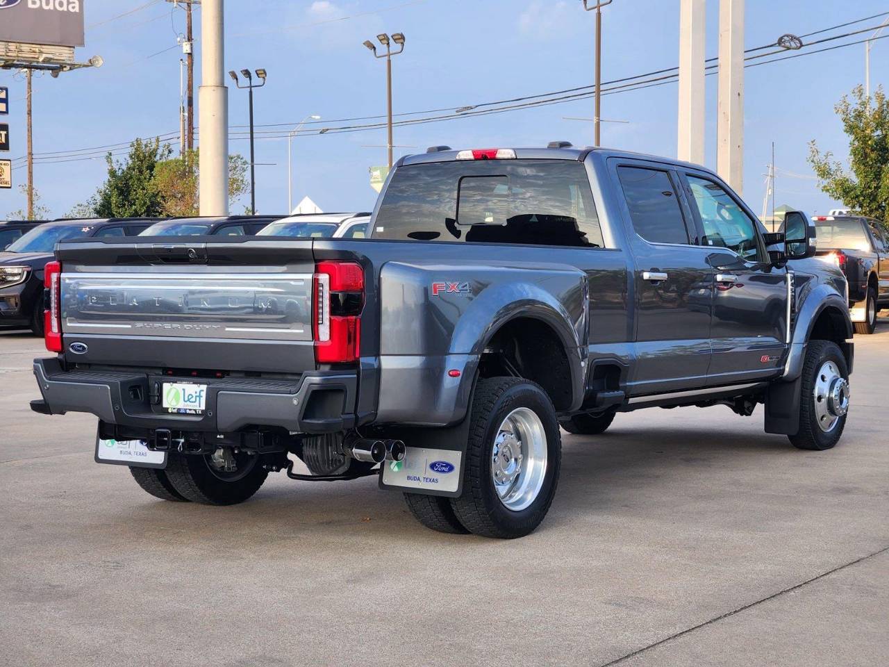 New 2026 Ford Super Duty F-450 DRW Platinum, photo 3