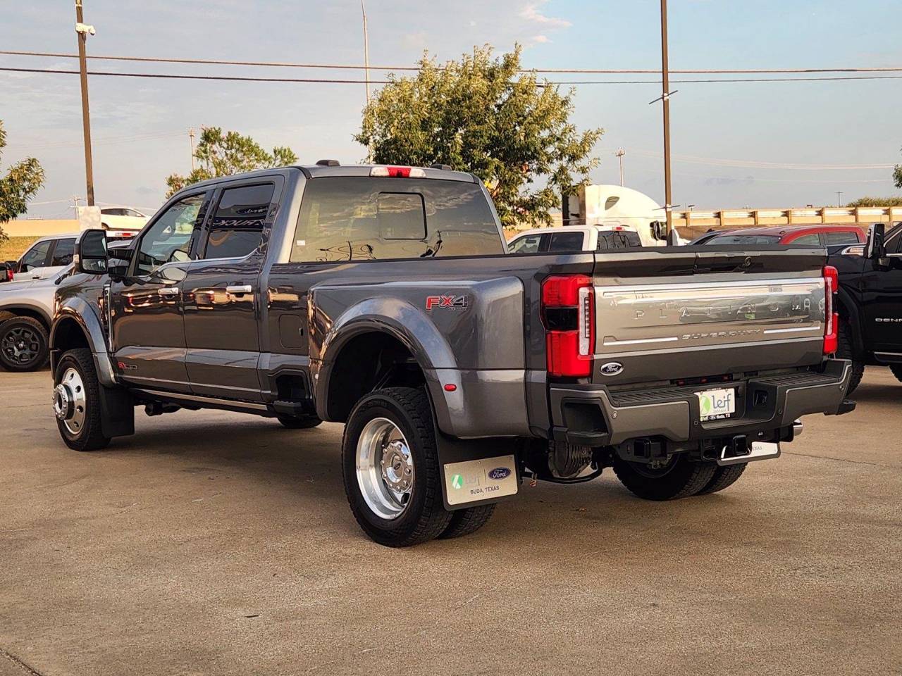 New 2026 Ford Super Duty F-450 DRW Platinum, photo 4