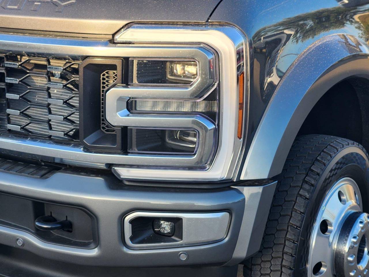 New 2026 Ford Super Duty F-450 DRW Platinum, photo 5